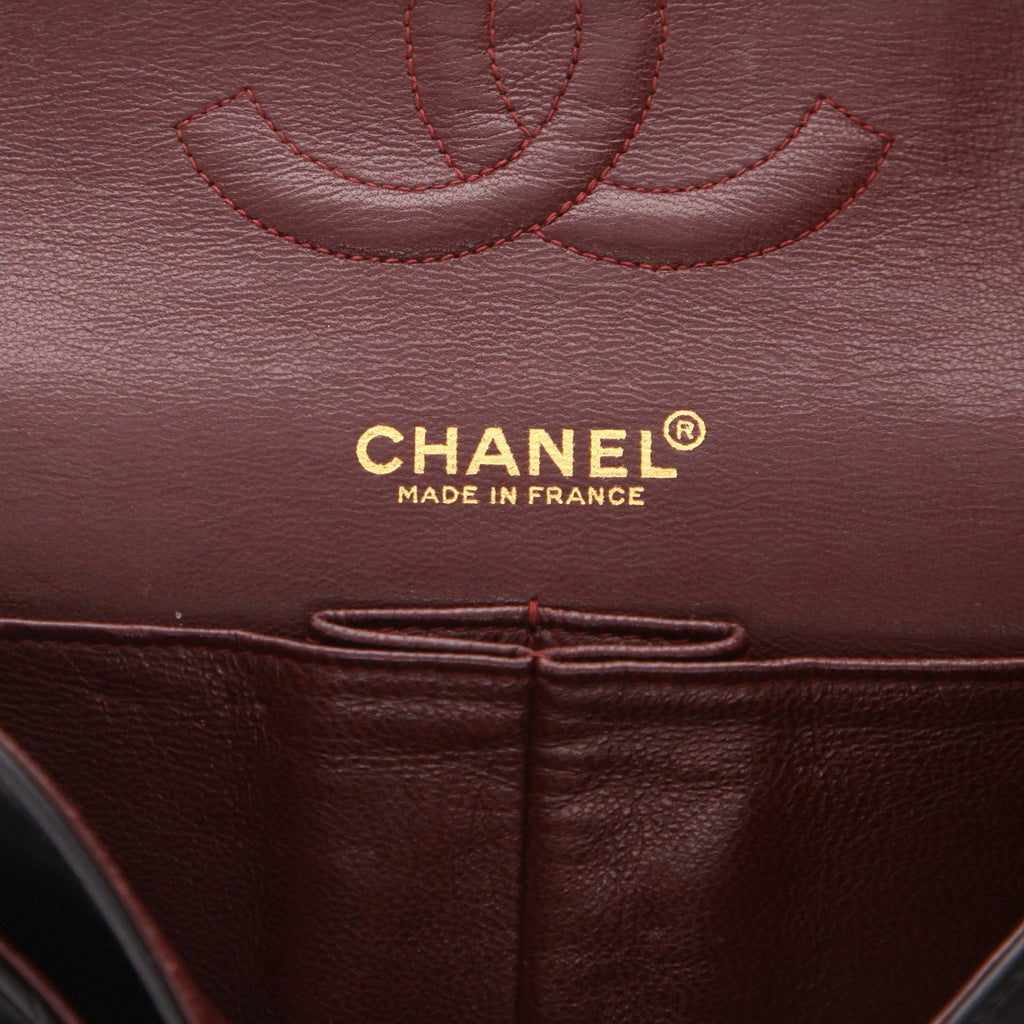 Chanel handbag in black quilted leather - DETAIL 2