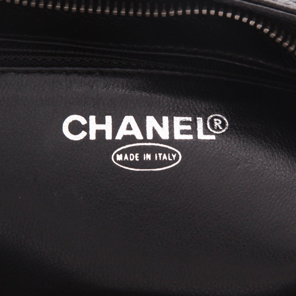 Chanel Medaillon handbag in black quilted grained leather - DETAIL 2