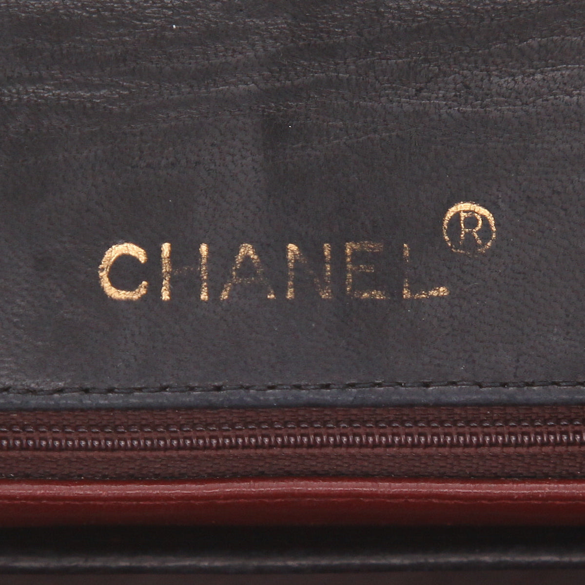 Chanel Mini Timeless handbag in black and burgundy quilted leather - DETAIL 2