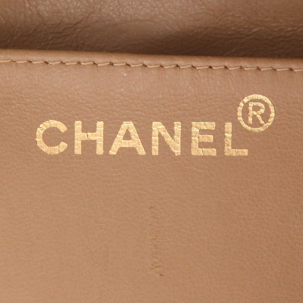 Chanel Mini Timeless shoulder bag in beige Veau velours - DETAIL 2