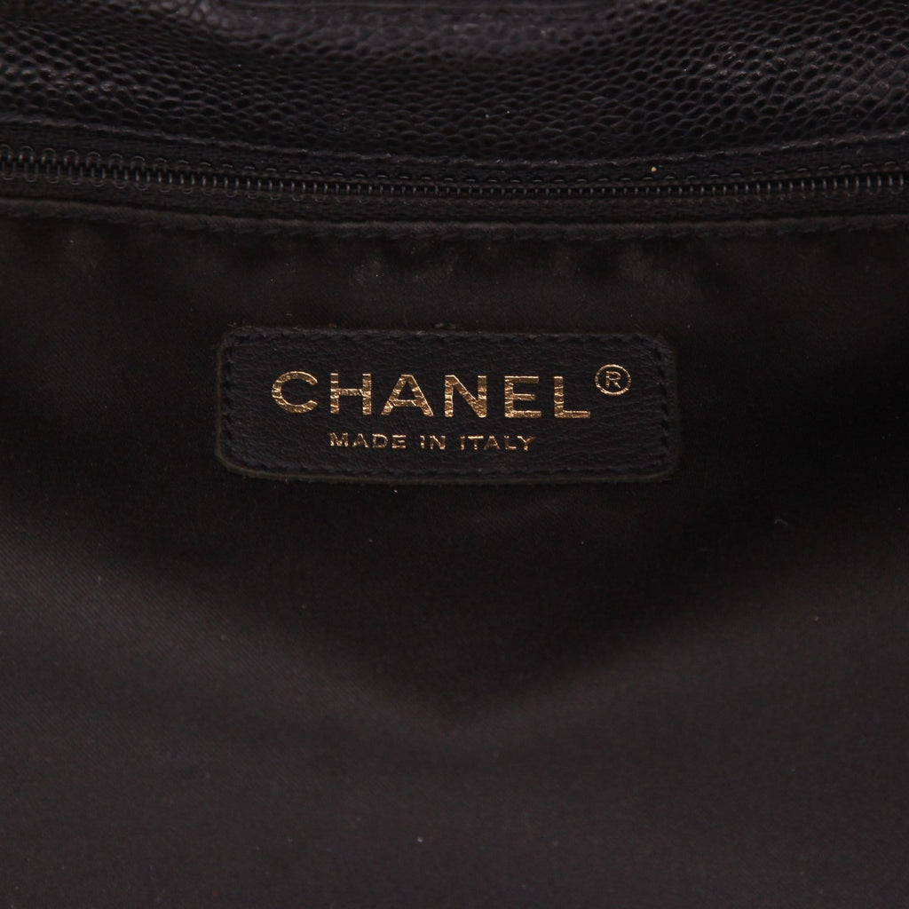 Chanel Shopping GST small model handbag in black quilted grained leather - DETAIL 2