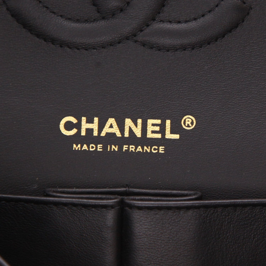 Chanel Timeless Classic handbag in black and white quilted leather - DETAIL 2