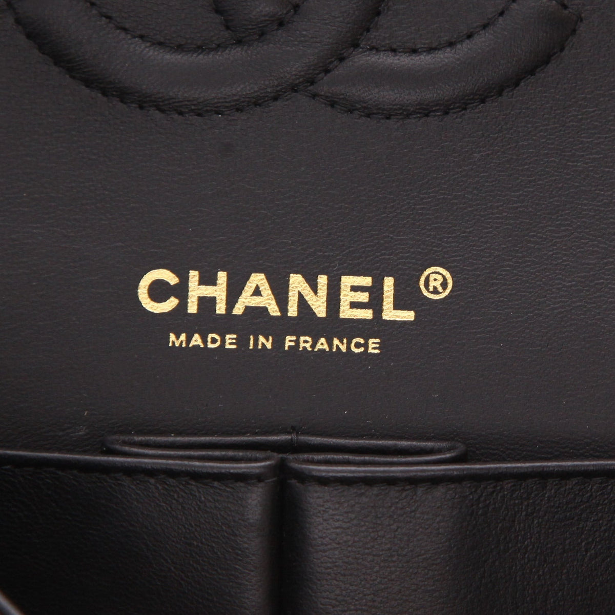 Chanel Timeless Classic handbag in black and white quilted leather - DETAIL 2
