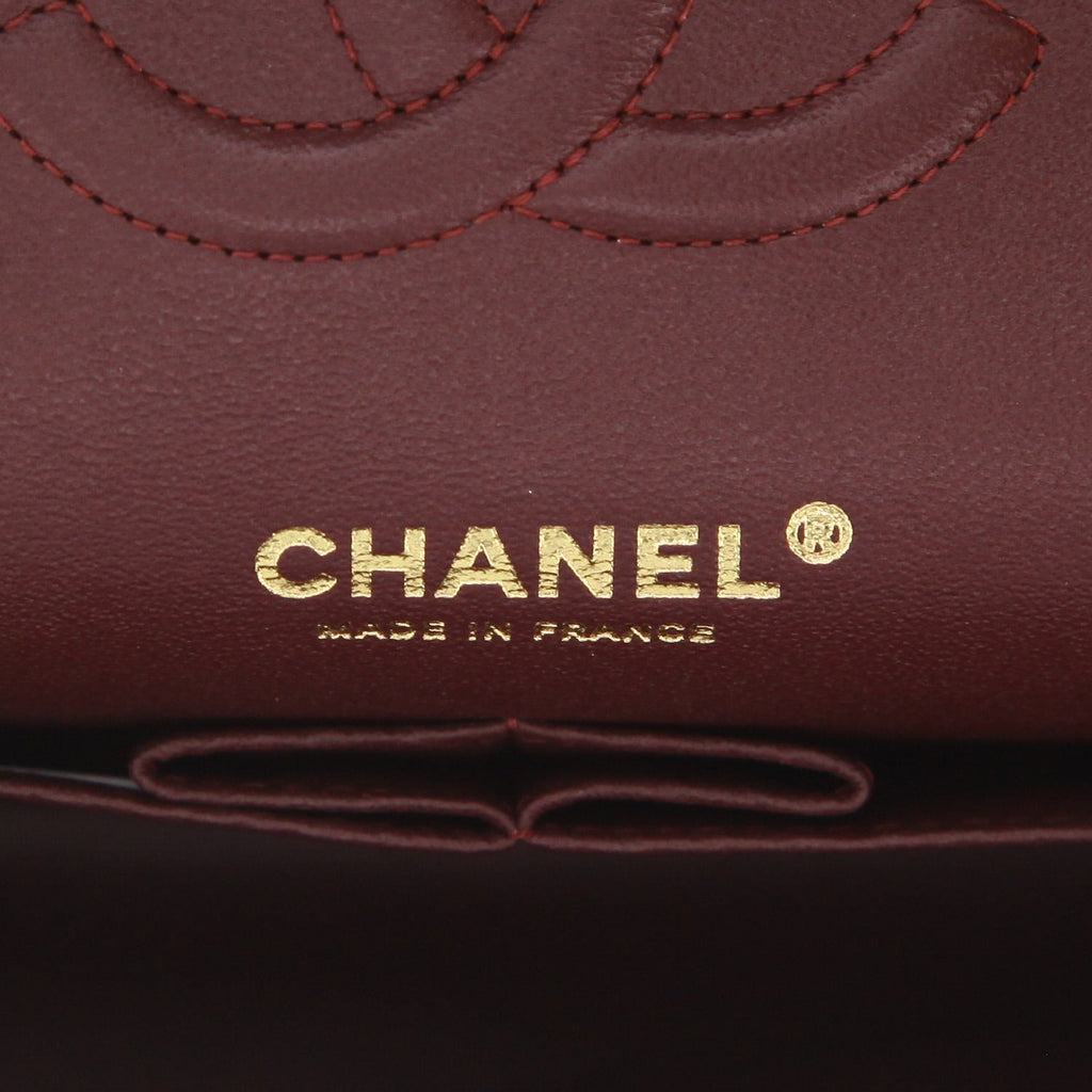 Chanel Timeless Classic handbag in black quilted leather - DETAIL 2