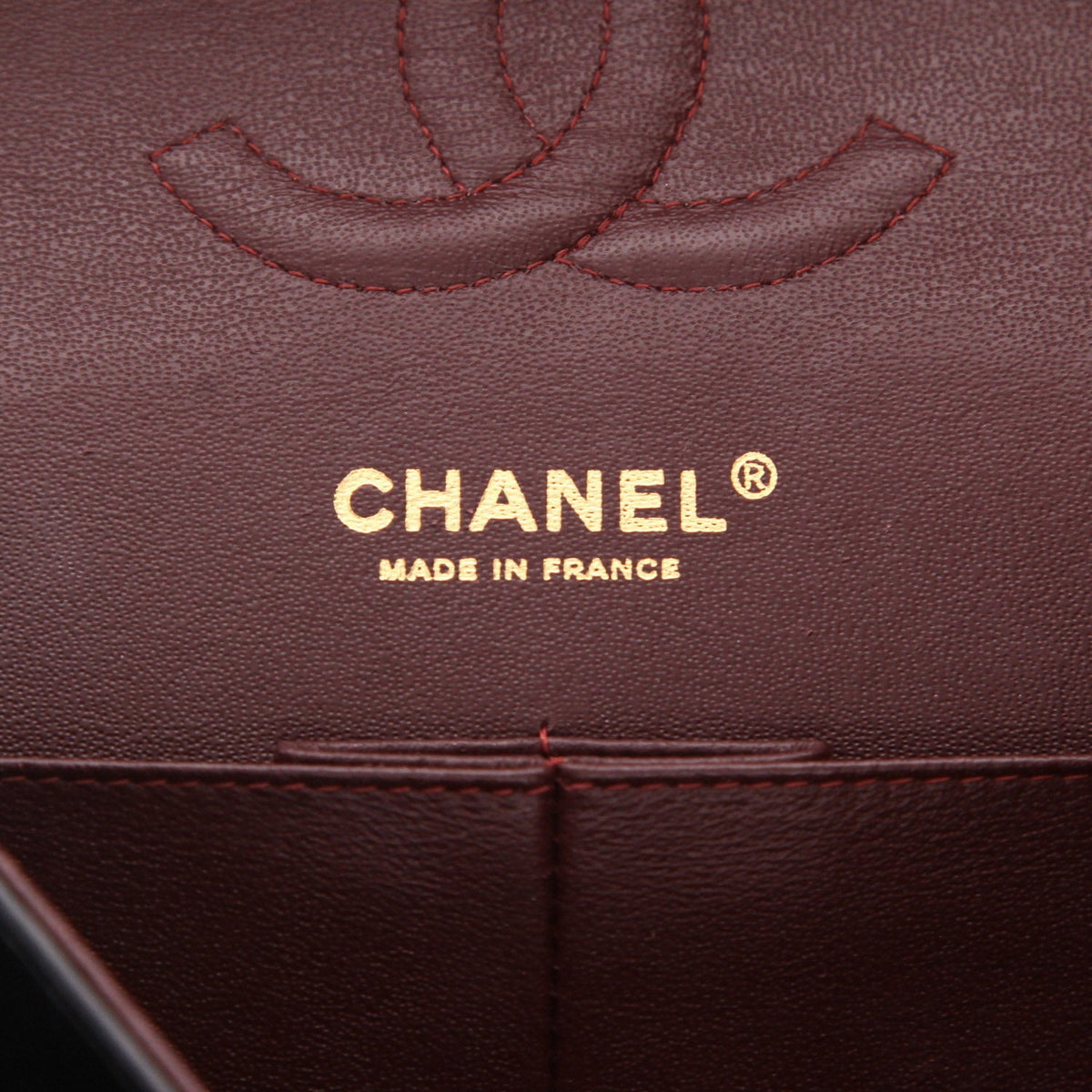 Chanel Timeless Classic handbag in black quilted leather - DETAIL 2