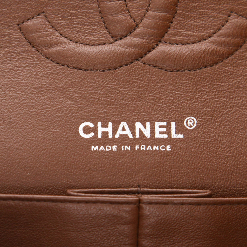 Chanel Timeless Classic handbag in brown quilted leather - DETAIL 2