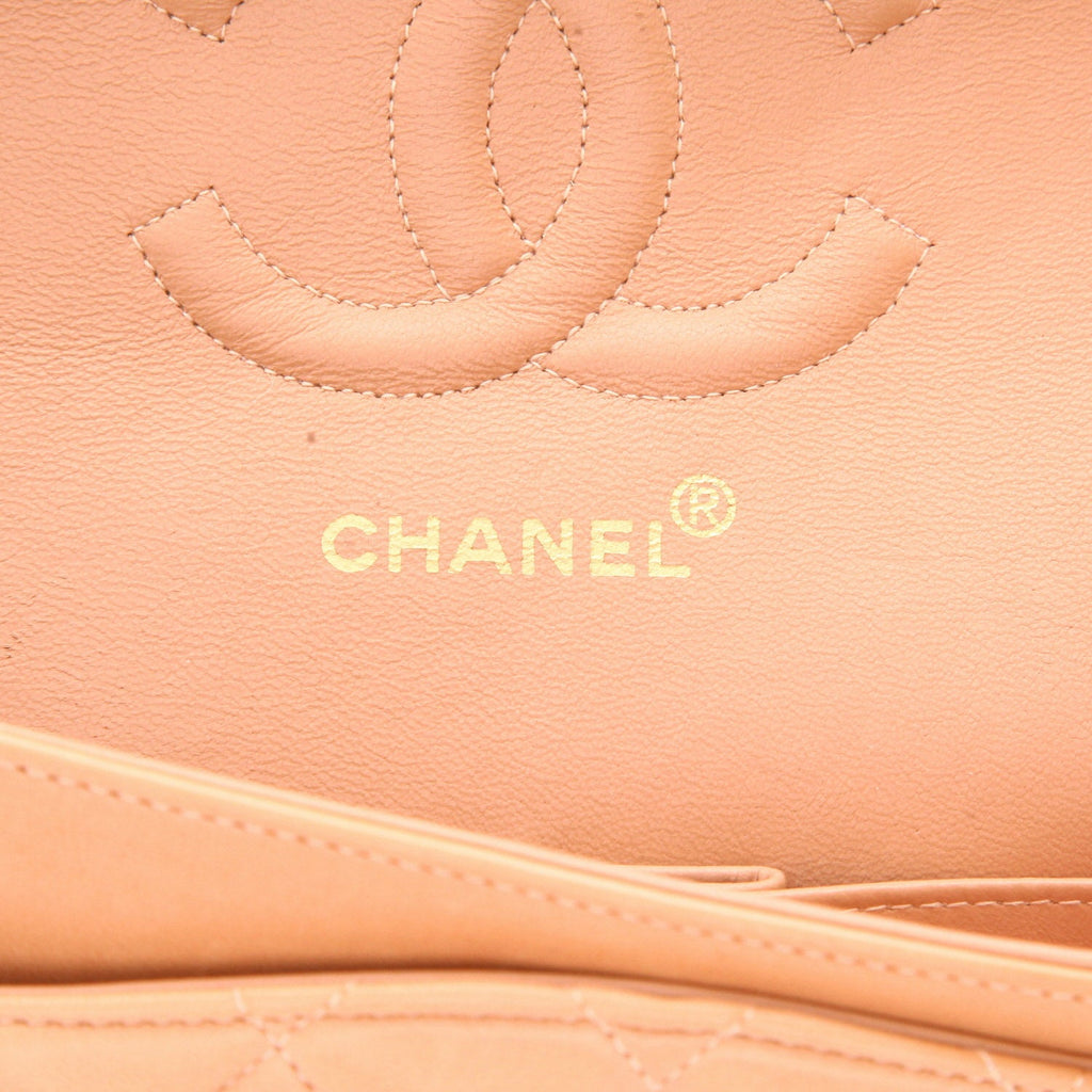 Chanel Timeless Classic handbag in pink quilted leather - DETAIL 2