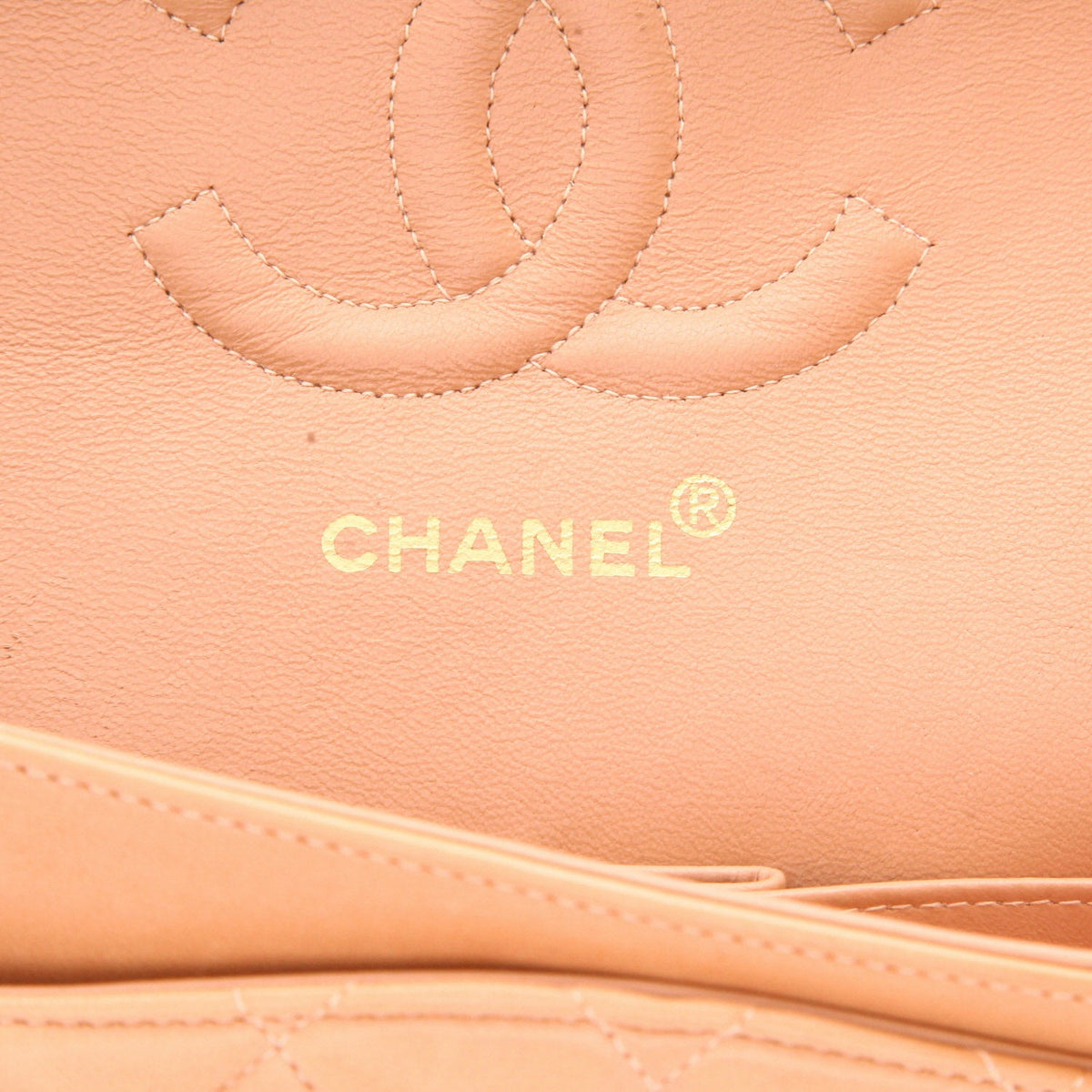 Chanel Timeless Classic handbag in pink quilted leather - DETAIL 2