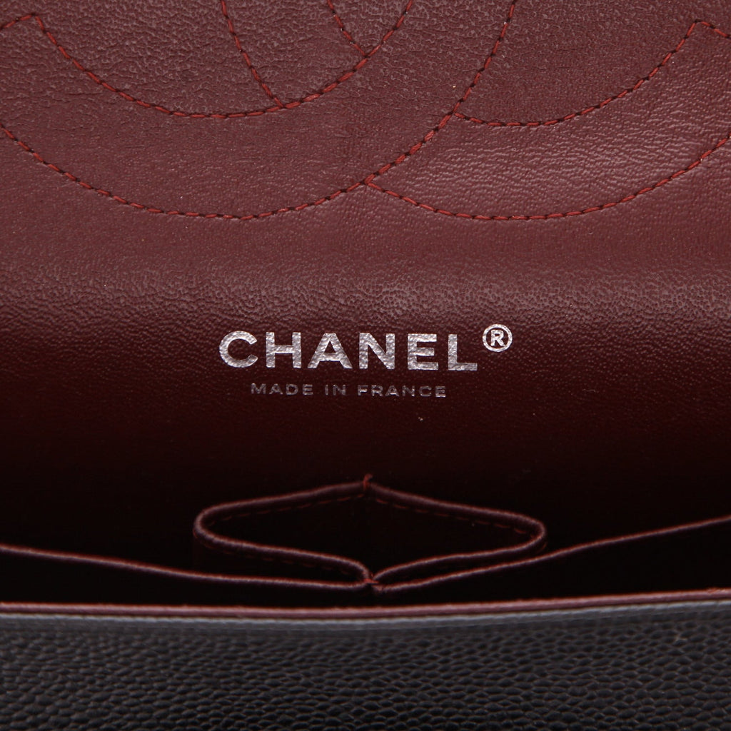 Chanel Timeless Jumbo handbag in black quilted grained leather - DETAIL 2
