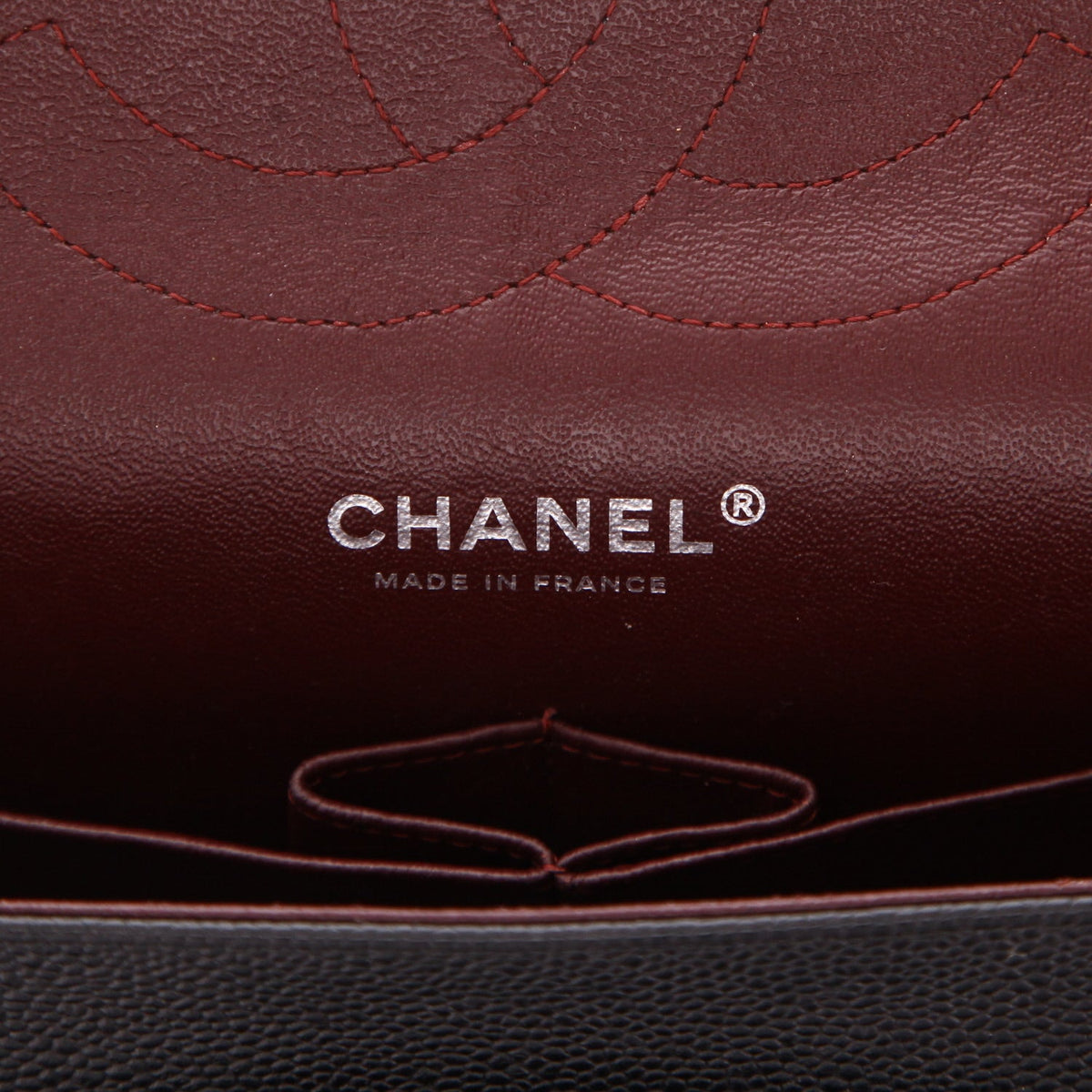 Chanel Timeless Jumbo handbag in black quilted grained leather - DETAIL 2
