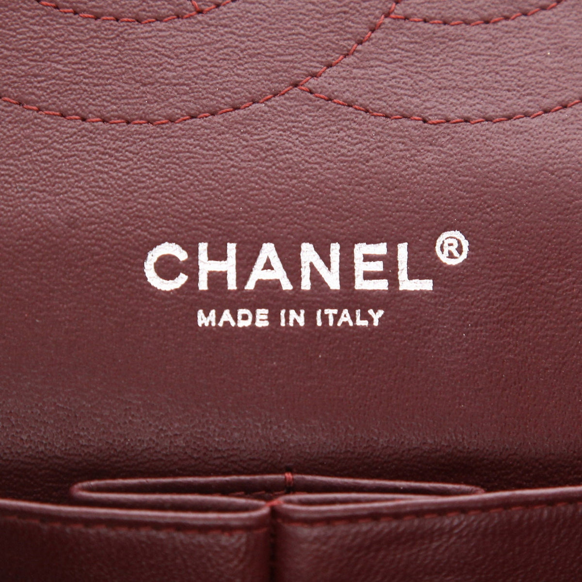 Chanel Timeless Jumbo handbag in black quilted leather - DETAIL 2