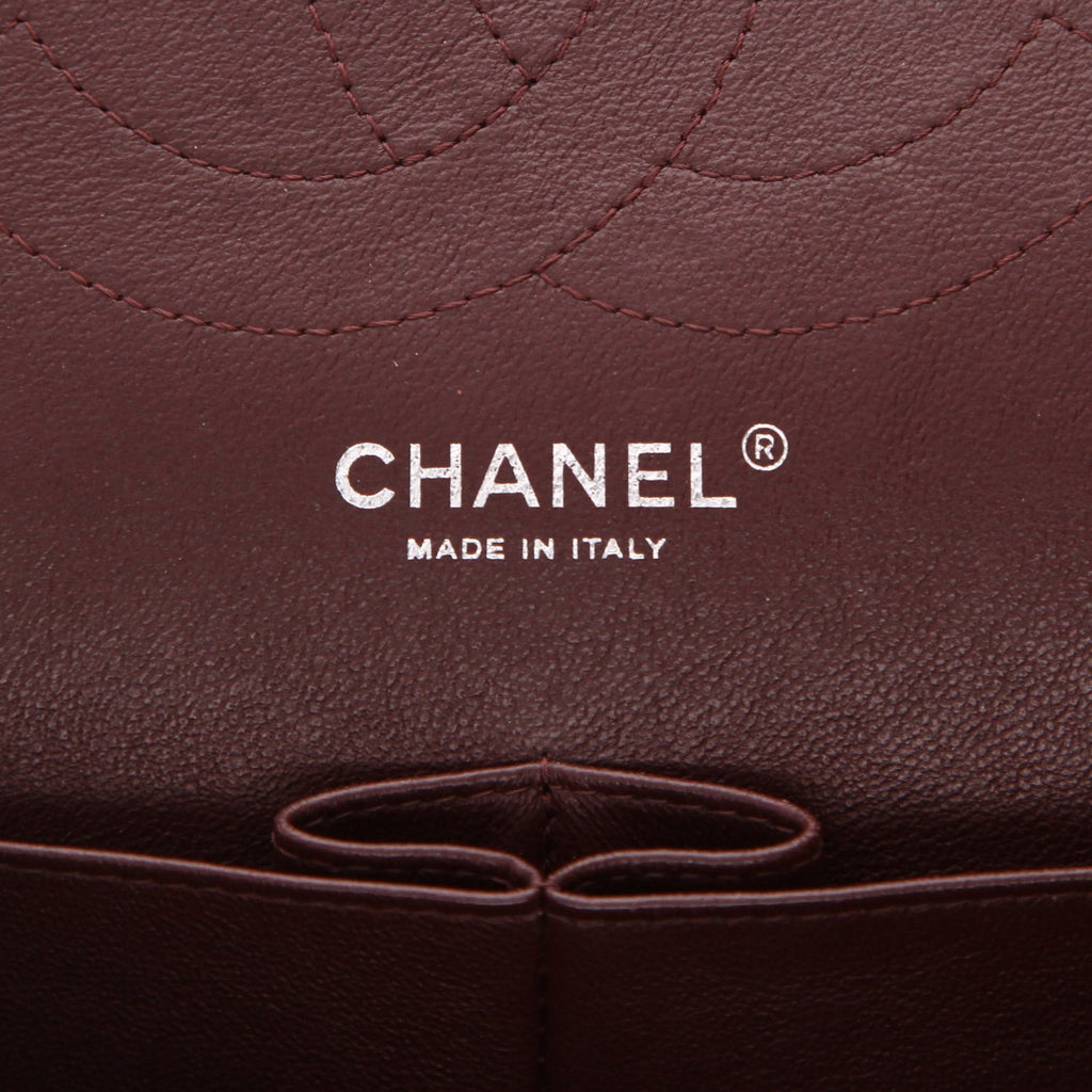Chanel Timeless Jumbo shoulder bag in black quilted grained leather - DETAIL 2