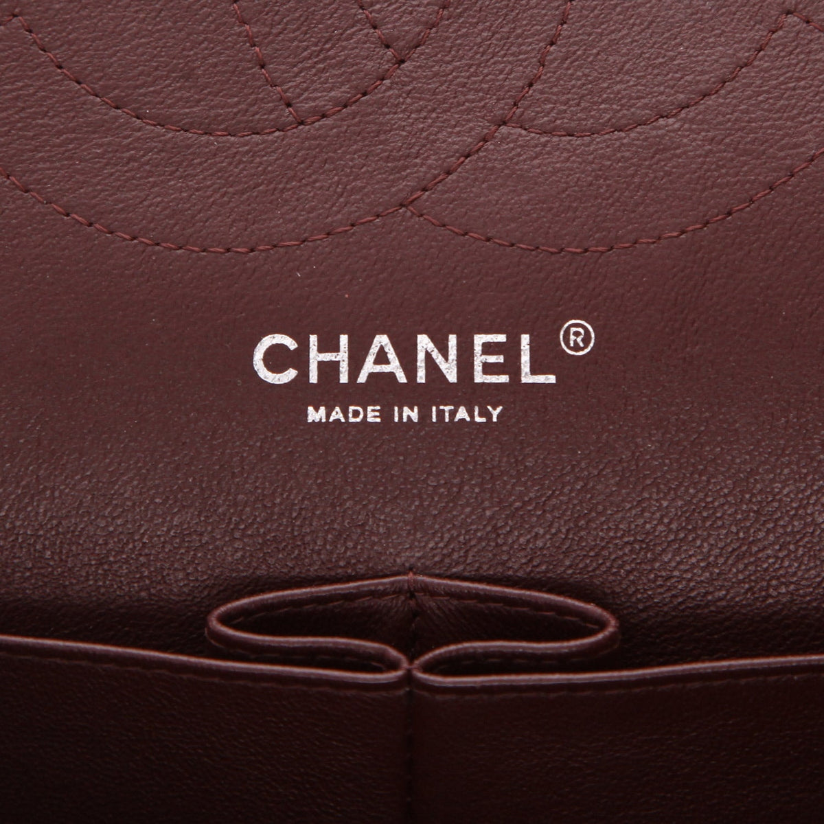 Chanel Timeless Jumbo shoulder bag in black quilted grained leather - DETAIL 2