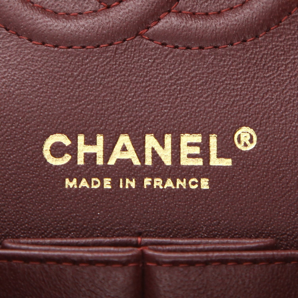 Chanel Timeless Petit handbag in black quilted leather - DETAIL 2