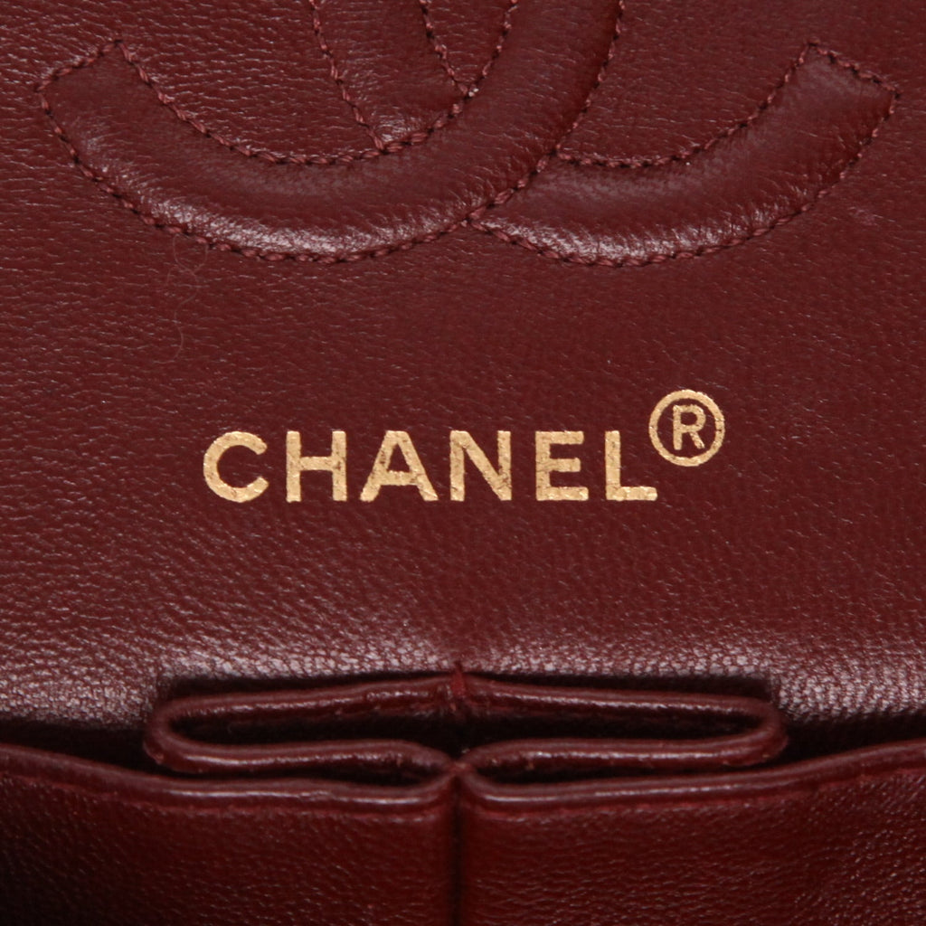 Chanel Timeless Petit handbag in black quilted leather - DETAIL 2