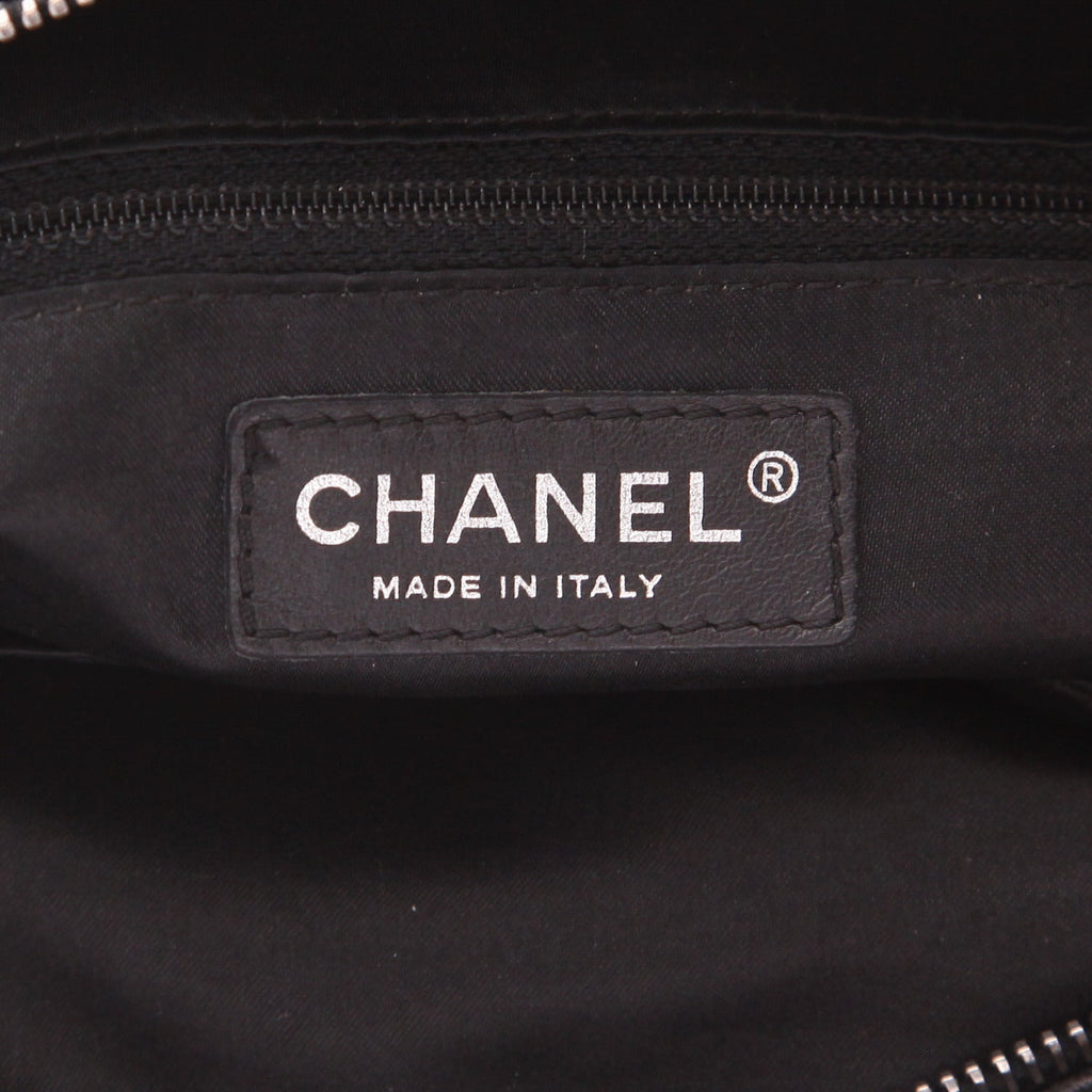 Chanel Vintage handbag in black leather - DETAIL 2