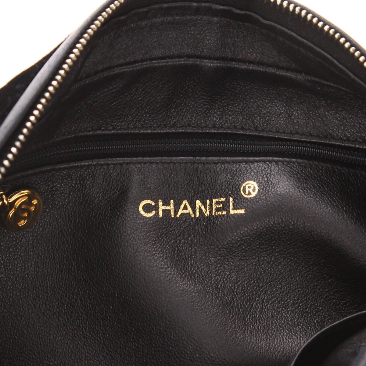 Chanel Vintage shoulder bag in black velvet - DETAIL 2