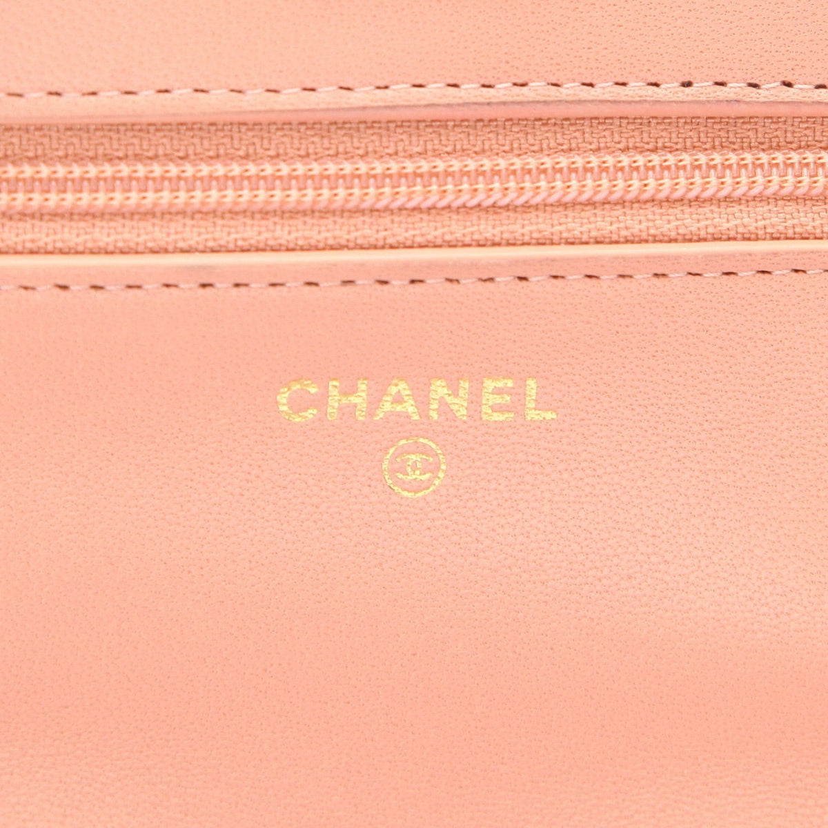 Chanel Wallet on Chain 19 shoulder bag in pink quilted leather - DETAIL 2