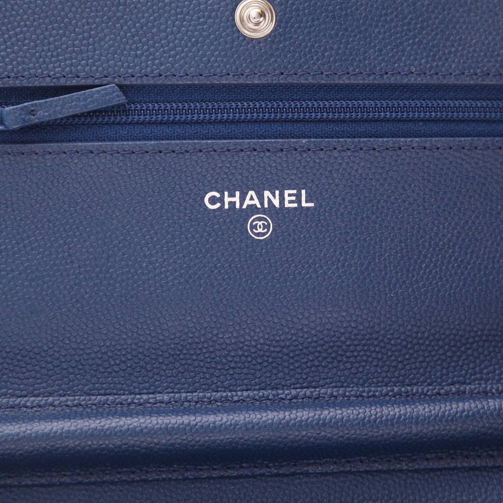 Chanel Wallet on Chain shoulder bag in blue quilted grained leather - DETAIL 2