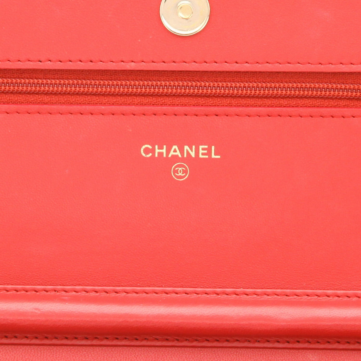 Chanel Wallet on Chain shoulder bag in red quilted leather - DETAIL 2