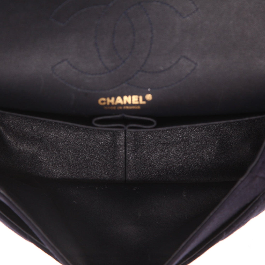 Chanel 2.55 large model handbag in navy blue quilted canvas - DETAIL 3