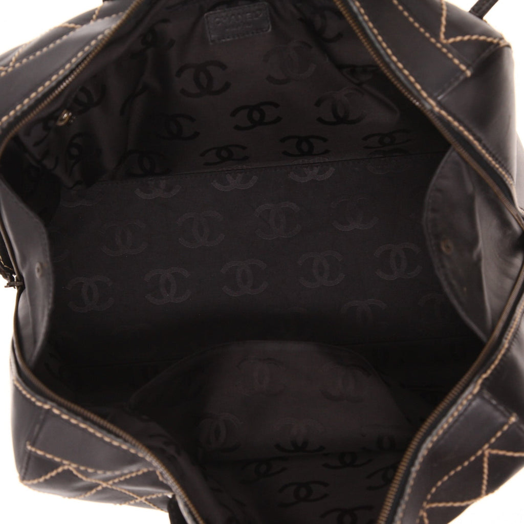 Chanel Boston handbag in black leather - DETAIL 3