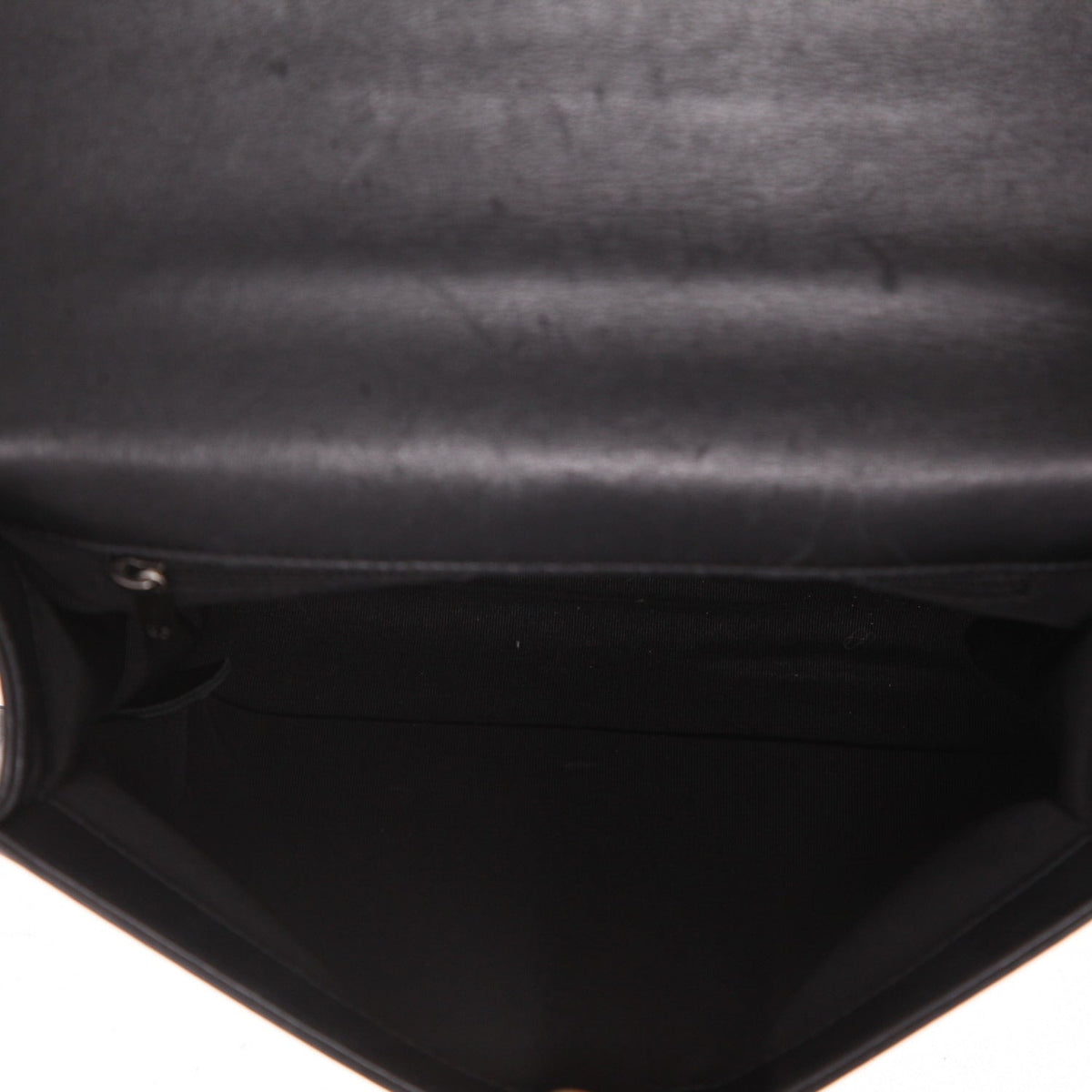 Chanel Boy shoulder bag in black quilted leather - DETAIL 3