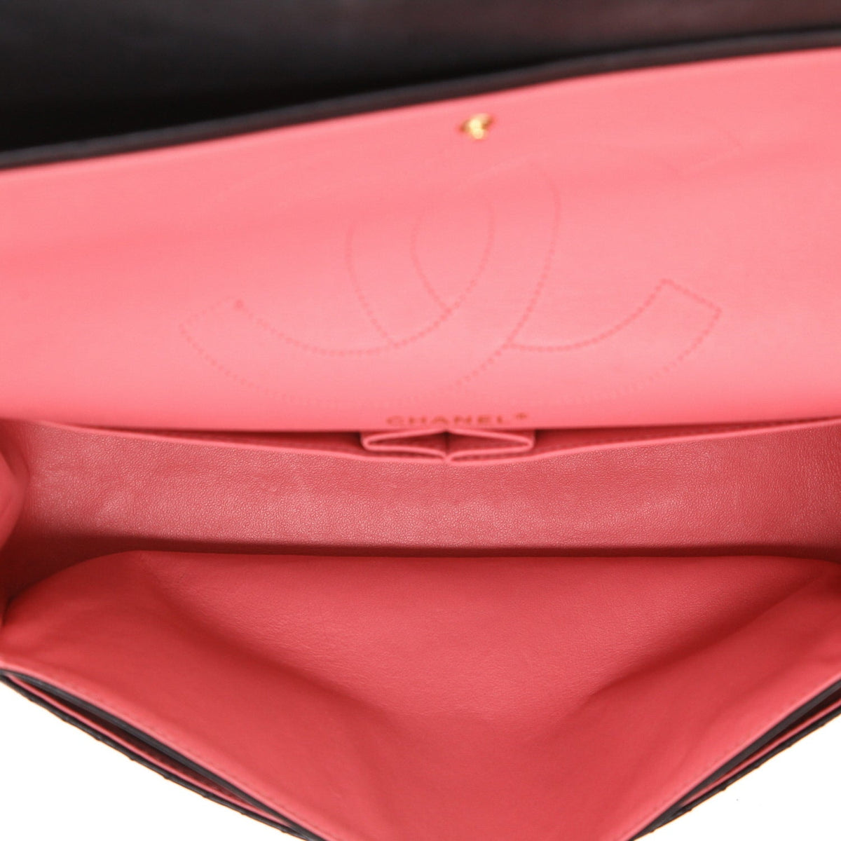 Chanel 2.55 shoulder bag in black chevron quilted leather - DETAIL 3