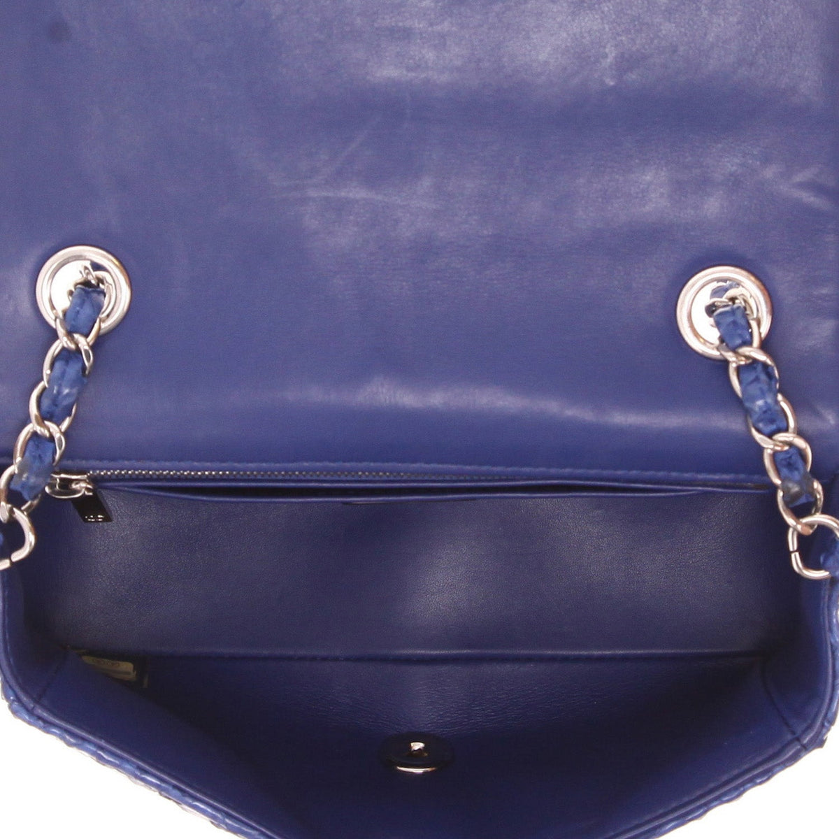 Chanel Mini Timeless shoulder bag in blue python - DETAIL 3