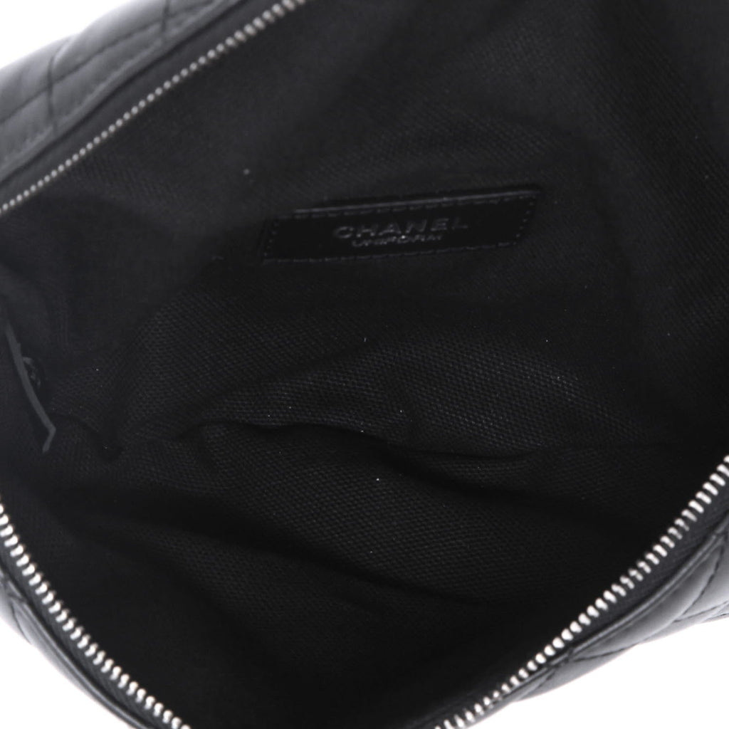 Chanel Pochette clutch-belt in black quilted leather - DETAIL 3
