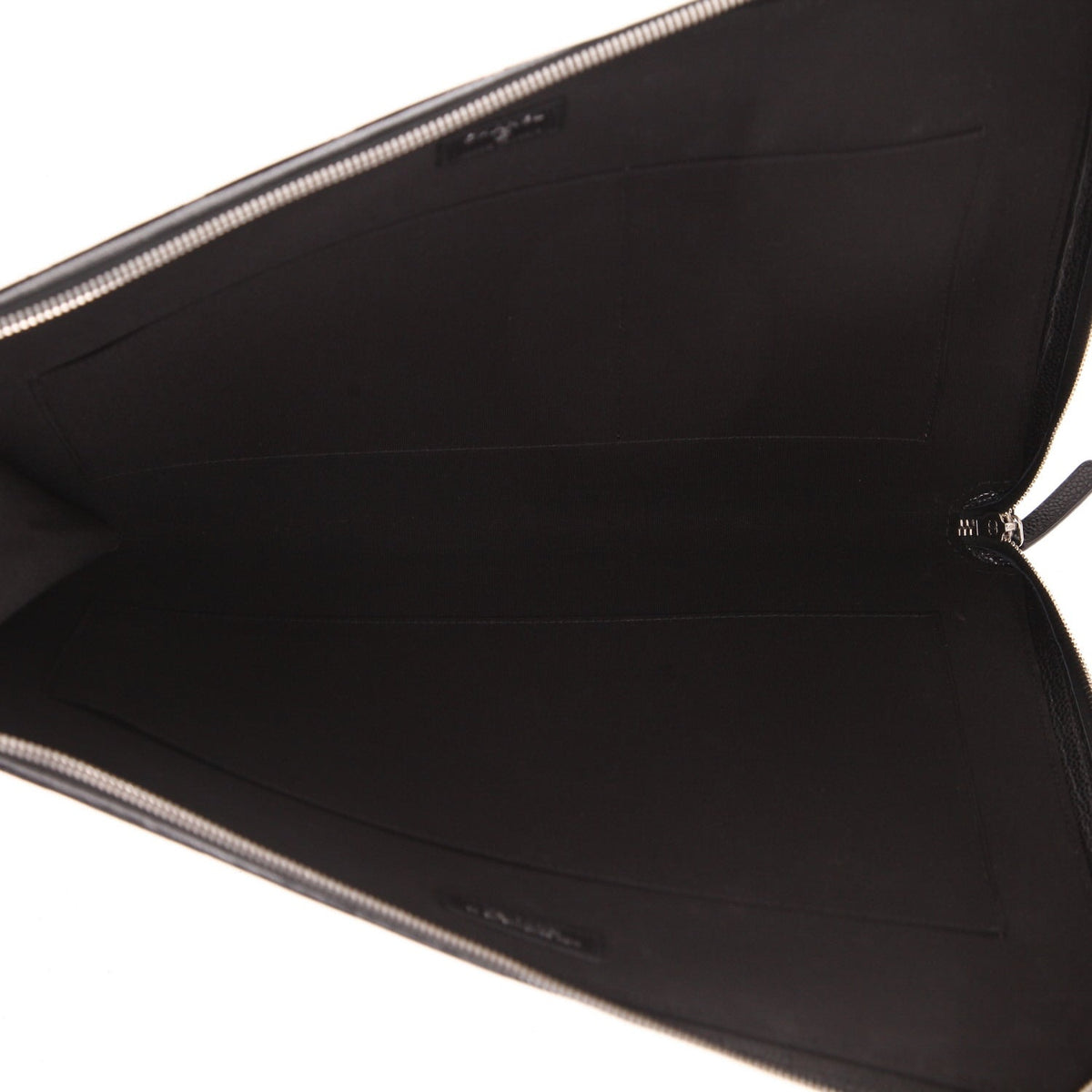 Chanel Pochette pouch in black quilted grained leather - DETAIL 3