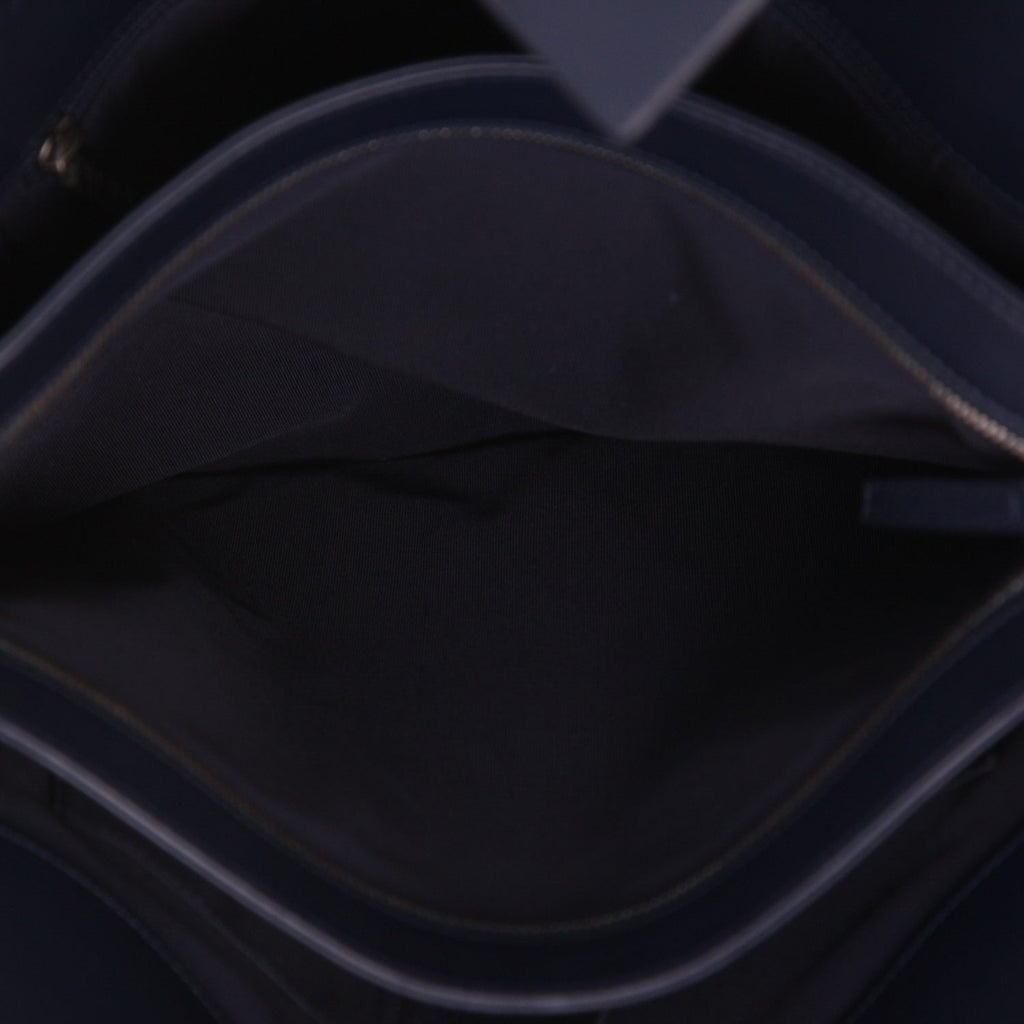 Chanel shopping bag in navy blue quilted leather - DETAIL 3