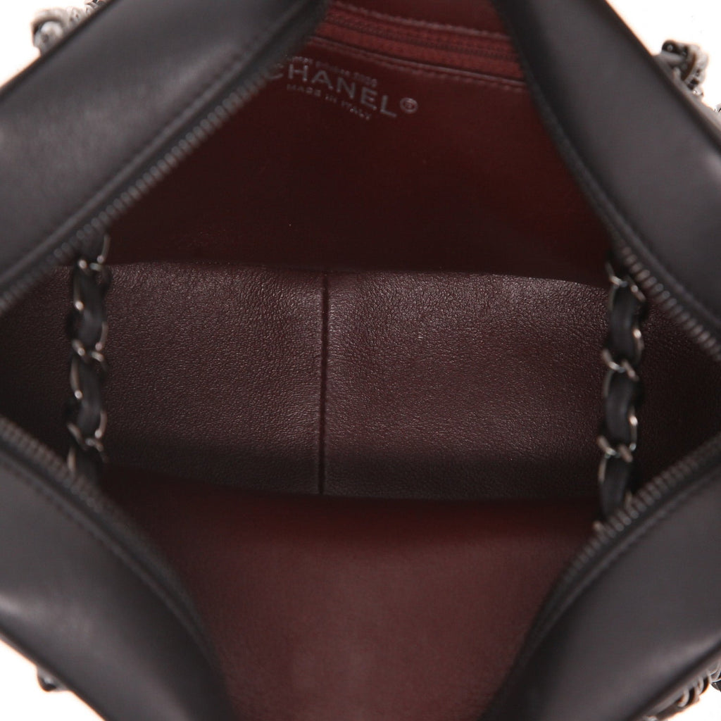 Chanel shoulder bag in black leather - DETAIL 3