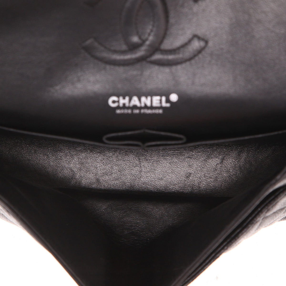 Chanel Timeless Classic handbag in black quilted grained leather - DETAIL 3