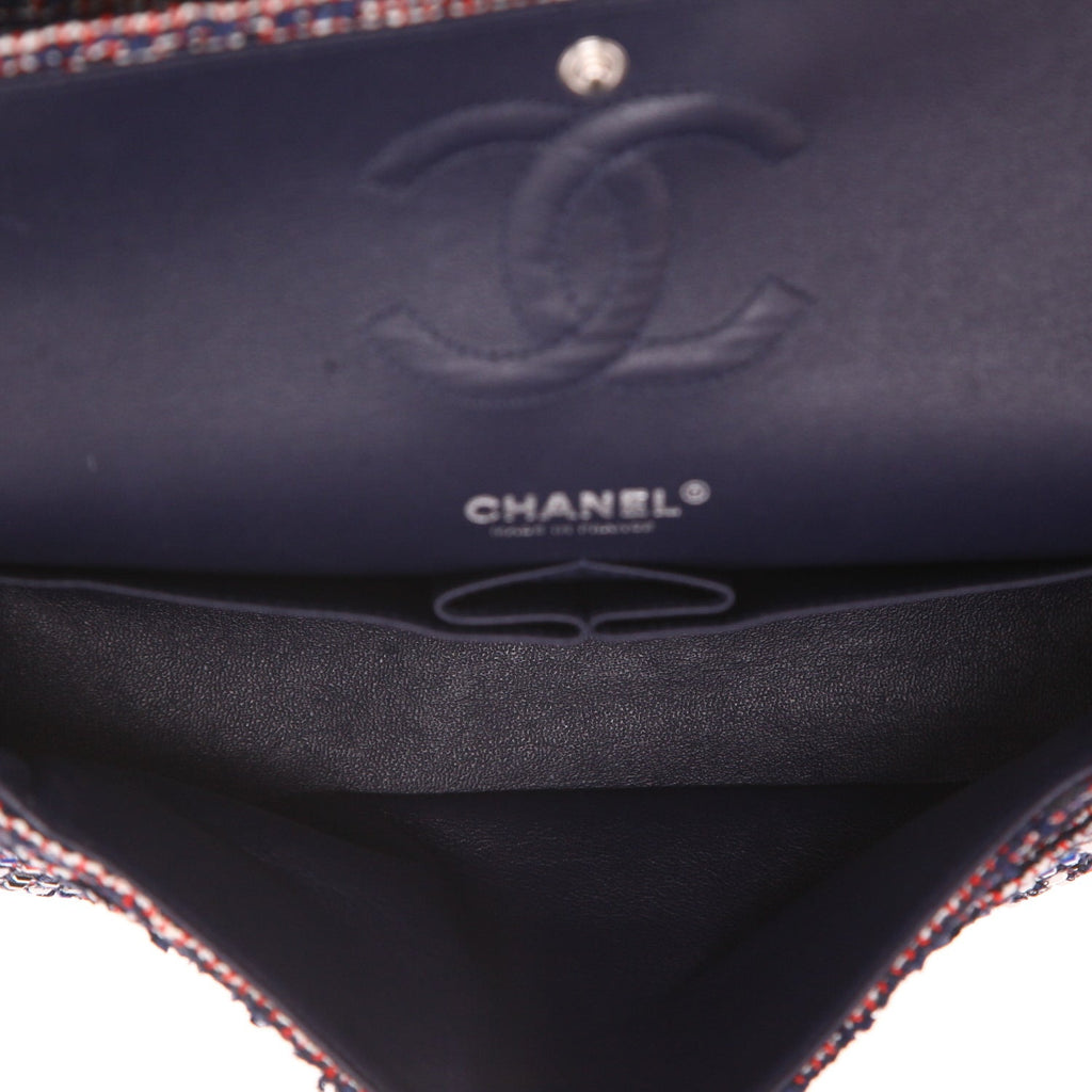 Chanel Timeless Classic handbag in blue and red tweed - DETAIL 3