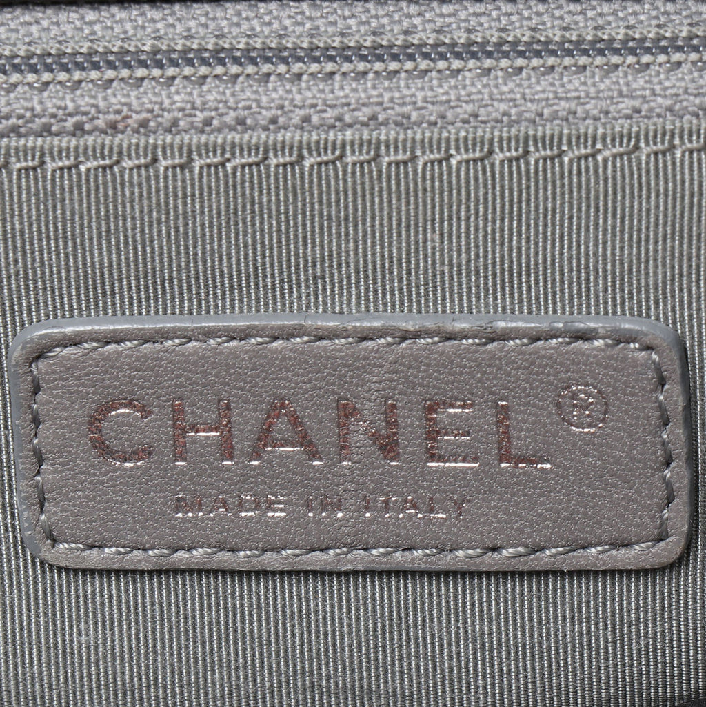 Chanel Timeless Classic medium model handbag in black quilted canvas and grey jersey - DETAIL 3