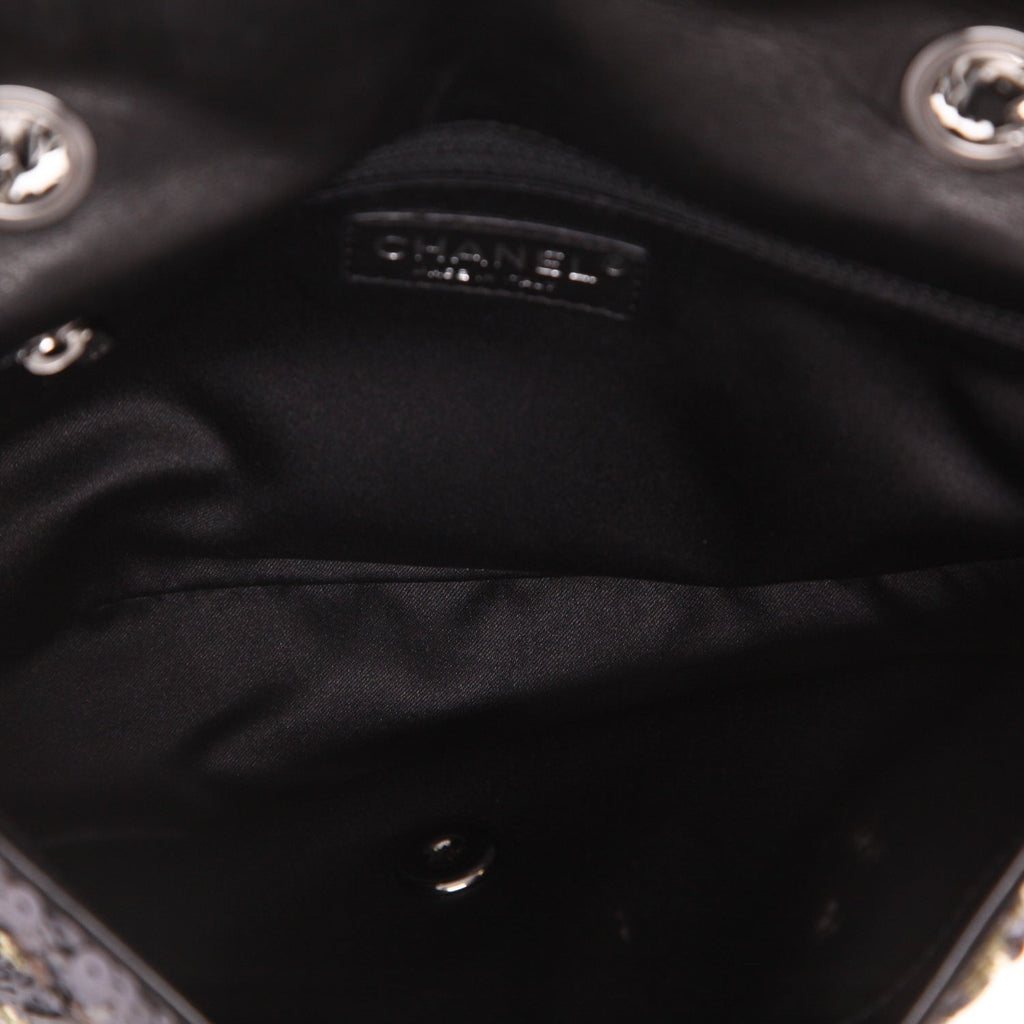 Chanel Timeless handbag in brown, silver and golden brown paillette - DETAIL 3