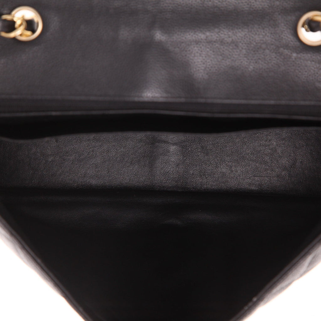 Chanel Timeless Jumbo shoulder bag in black quilted grained leather - DETAIL 3