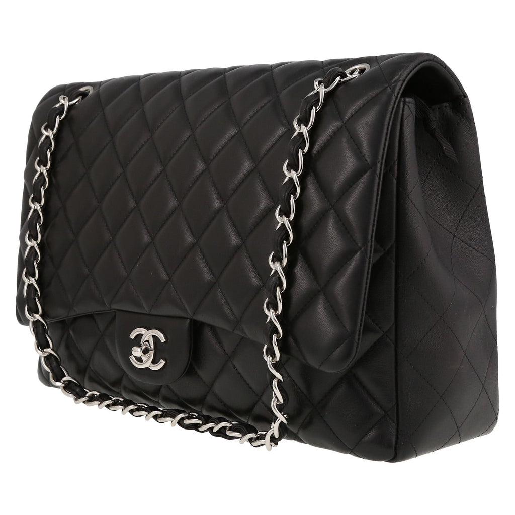 Chanel Timeless Maxi Jumbo shoulder bag in black quilted leather - DETAIL 3
