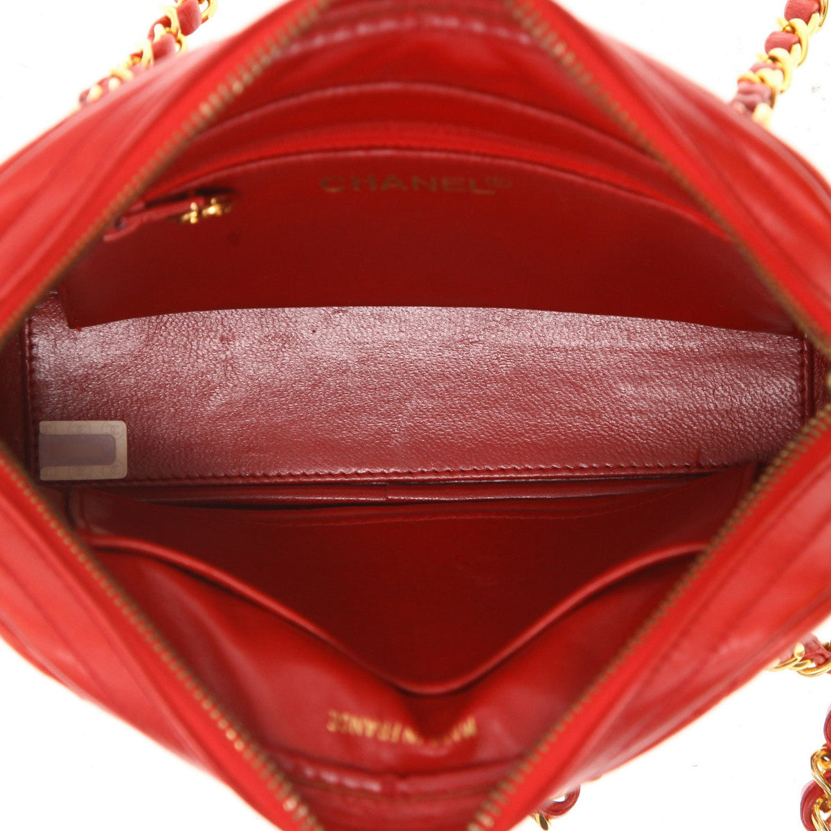Chanel Vintage Shopping handbag in red quilted leather - DETAIL 3