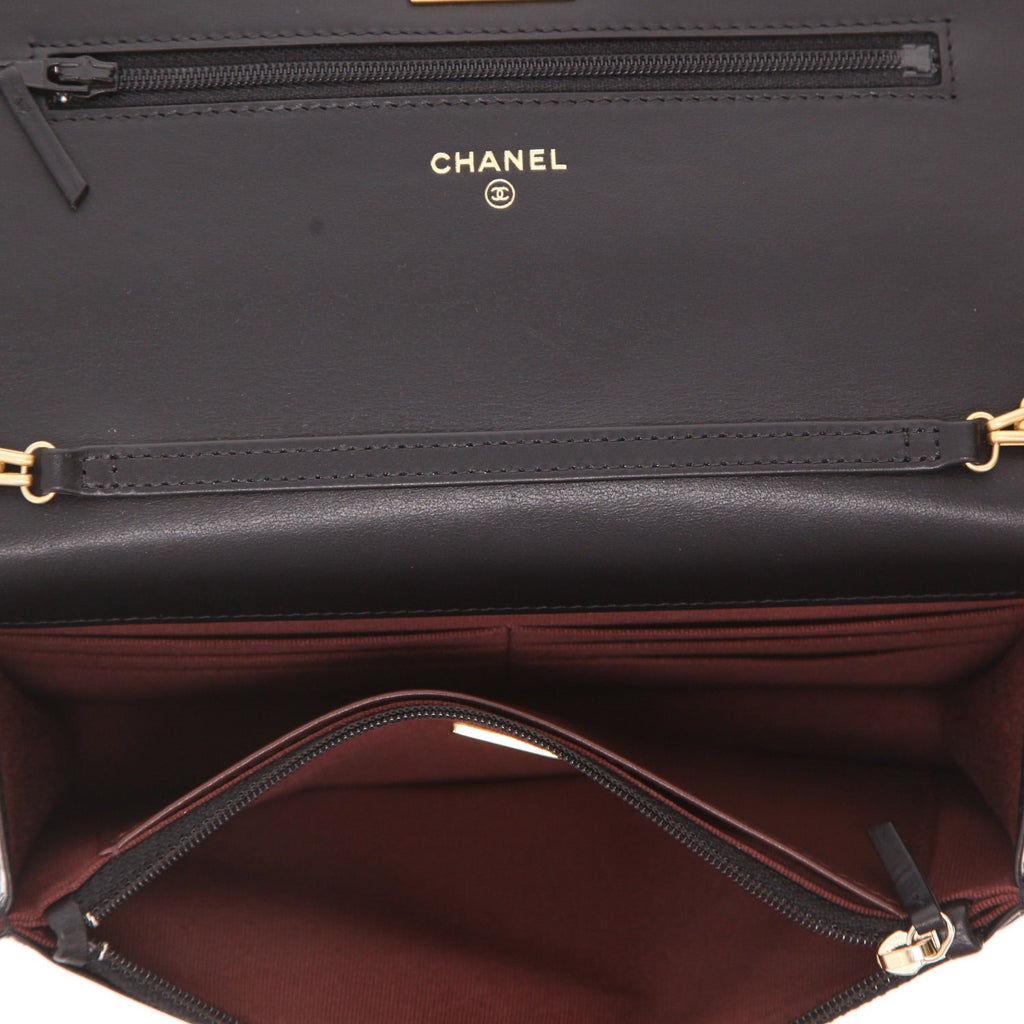 Chanel Wallet on Chain shoulder bag in black chevron quilted leather - DETAIL 3