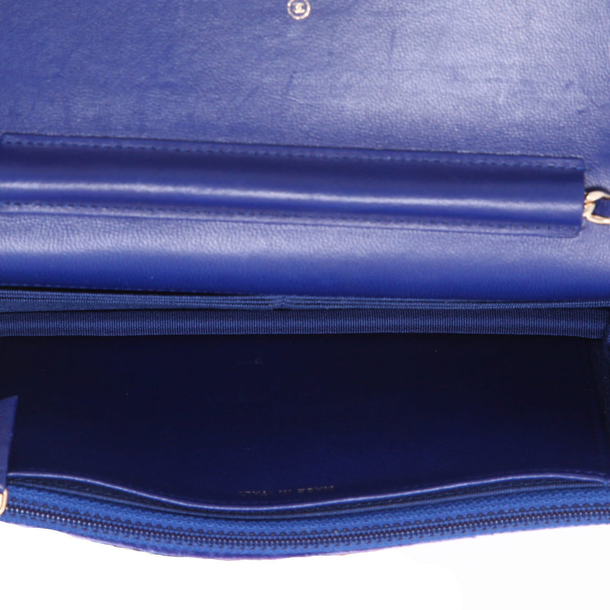 Chanel Wallet on Chain pouch in royal blue quilted velvet - DETAIL 8