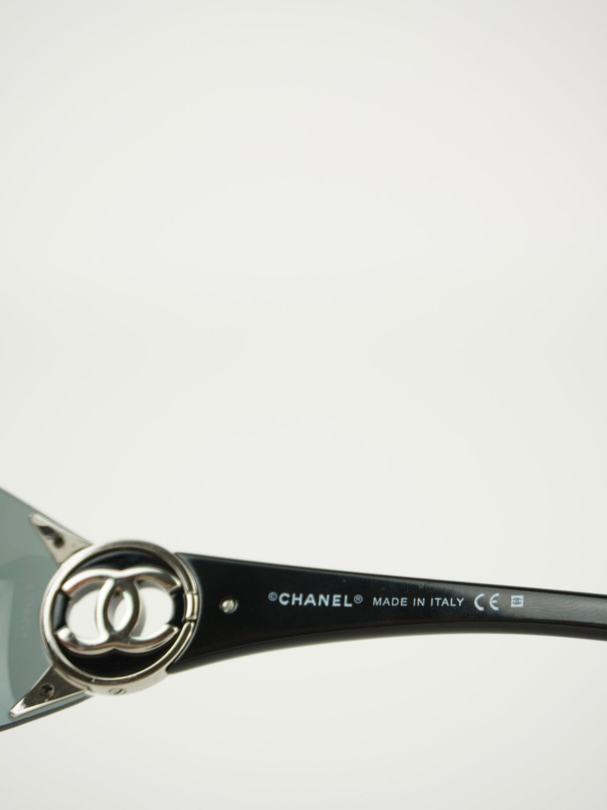 CHANEL RIMLESS CC LOGO SUNGLASSES