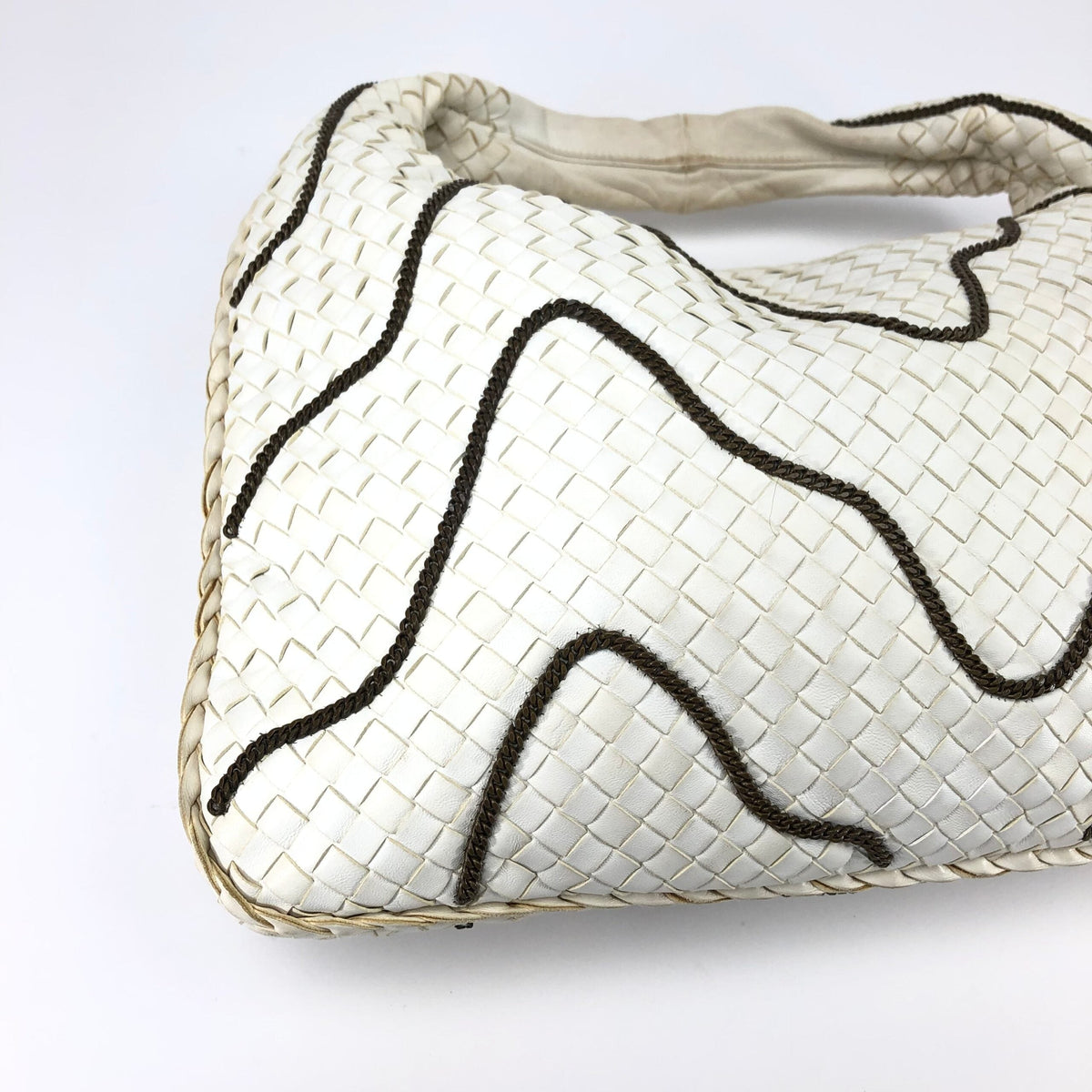 BOTTEGA VENETA INTRECCIATO HOBO BAG WITH CHAIN DETAILING