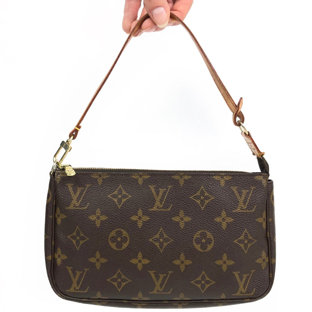 LOUIS VUITTON POCHETTE BAG