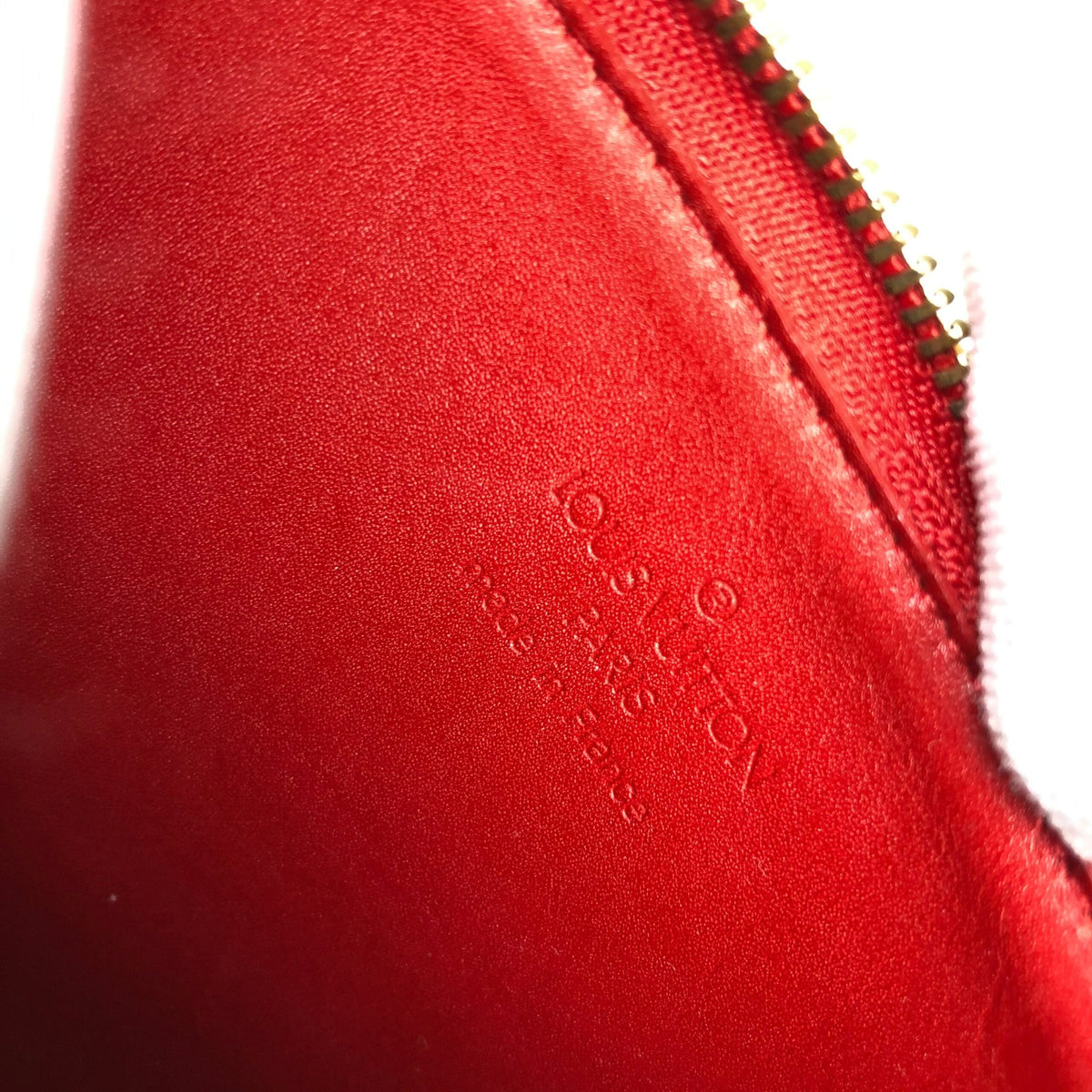 LOUIS VUITTON LEXINGTON POCHETTE SHOULDER BAG